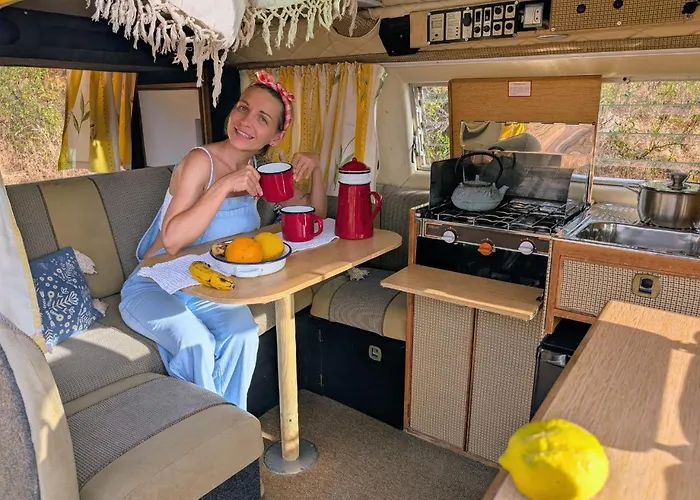 Rent A Blue Classics's Campervan Vw T3 Amarela - Algarve - Faro - Portugal Luxe tent Portimão