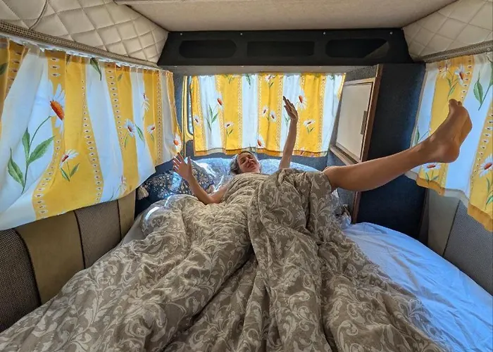 Rent A Blue Classics's Campervan Vw T3 Amarela - Algarve - Faro - Portugal Роскошный шатер Портиман