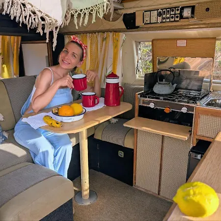 Rent A Blue Classics's Campervan Vw T3 Amarela - Algarve - Faro - Portugal Luxury tent Portimao